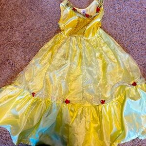 Belle costume